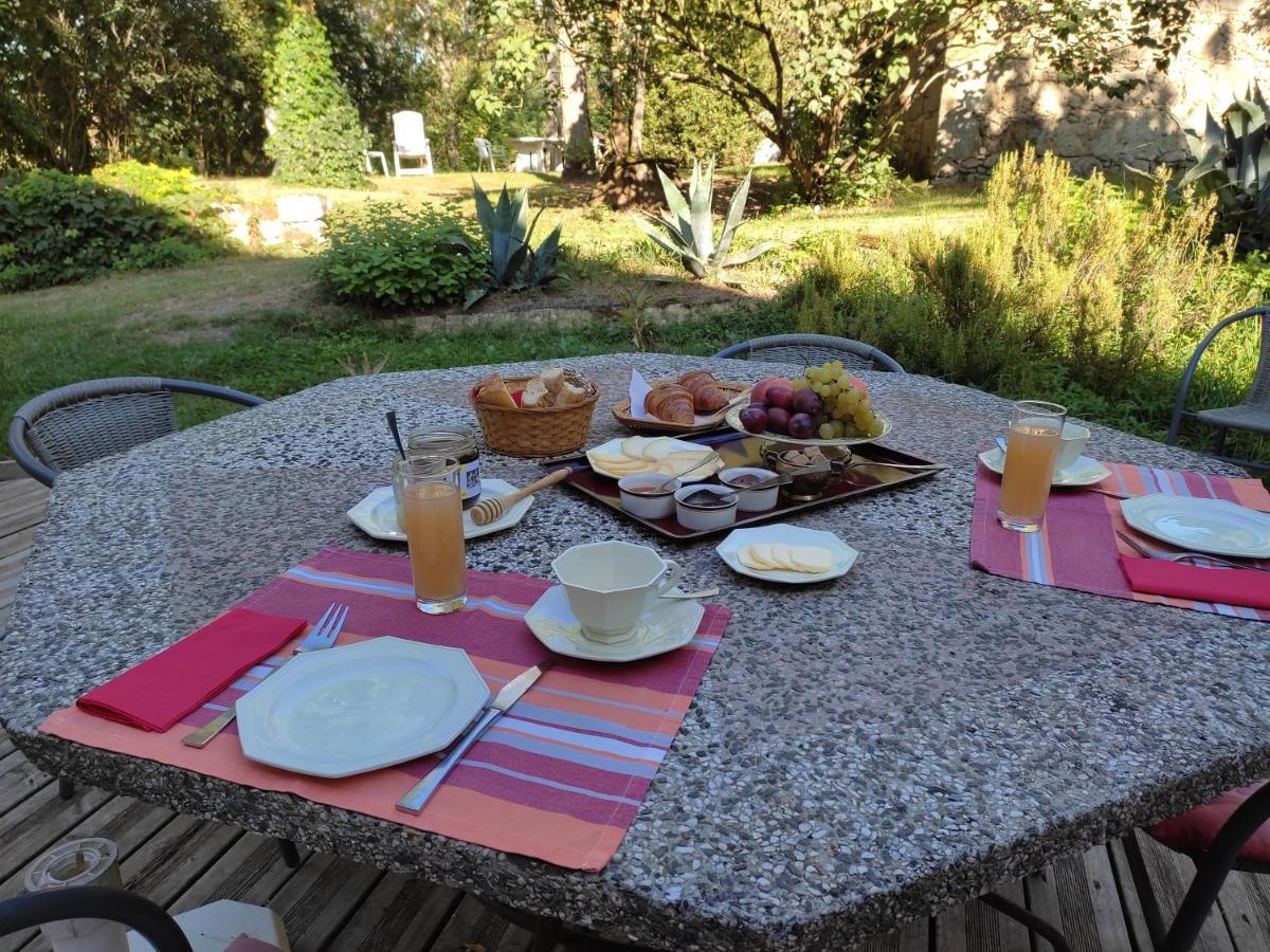 Le Logis Du Pradet Bed & Breakfast Moncrabeau Dış mekan fotoğraf